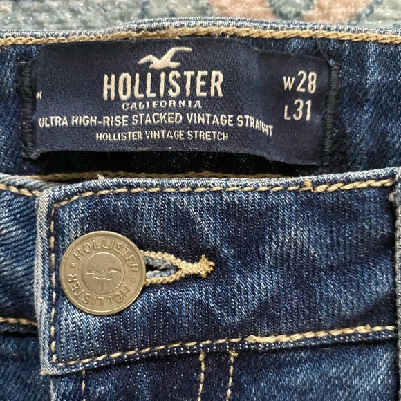 🔥🔥NWT Hollister Sunset Ultra High-Rise Stacked Vintage Straight Blue Ombre Jeans - Picture 2 of 9